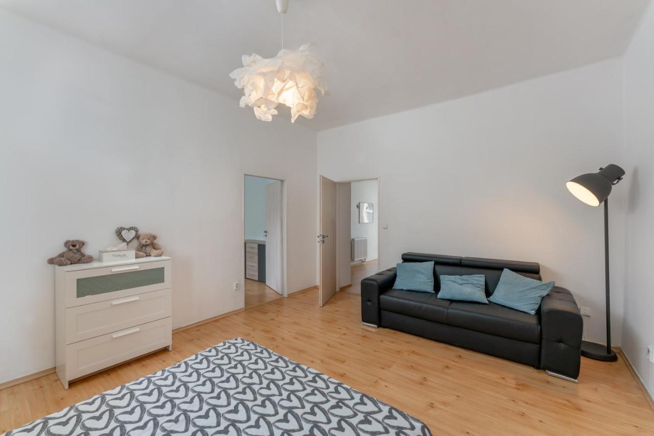 Apartman S Terasou ออลอโมตซ์ ภายนอก รูปภาพ
