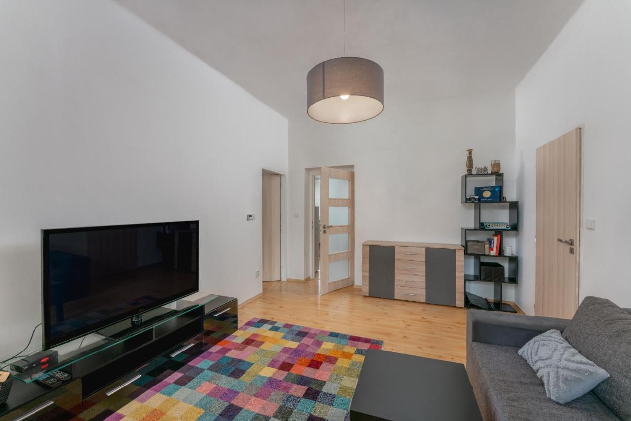 Apartman S Terasou ออลอโมตซ์ ภายนอก รูปภาพ